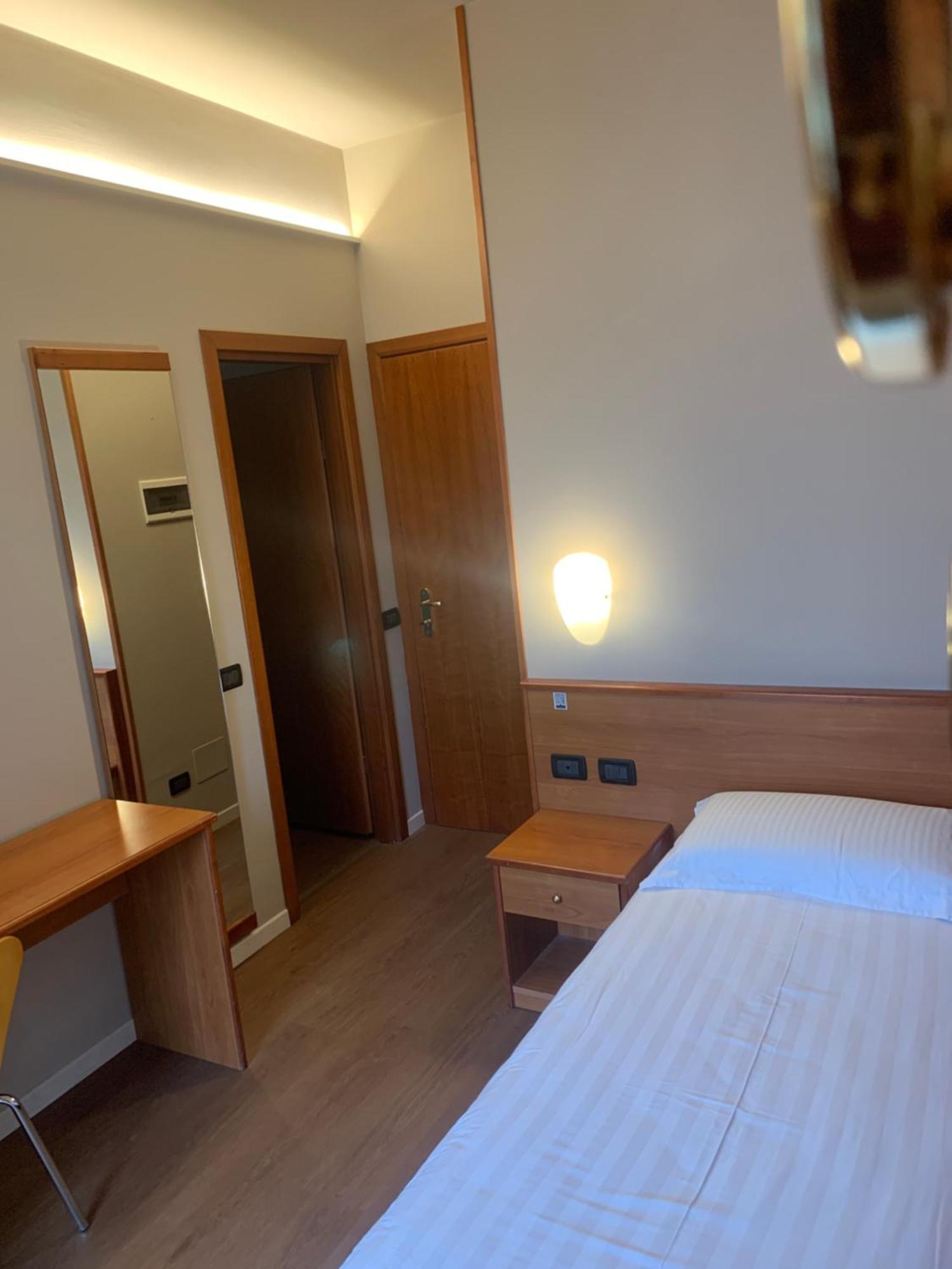 Albergo Moderno & Spa Fuipiano Valle Imagna Екстериор снимка