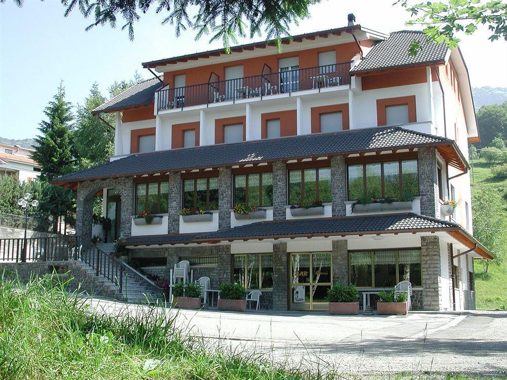Albergo Moderno & Spa Fuipiano Valle Imagna Екстериор снимка