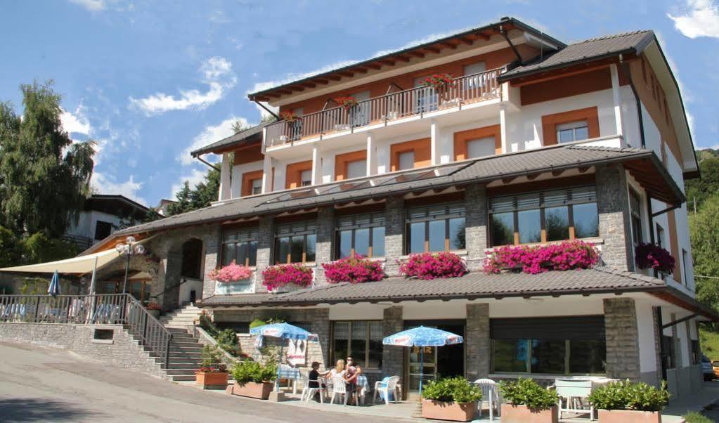 Albergo Moderno & Spa Fuipiano Valle Imagna Екстериор снимка