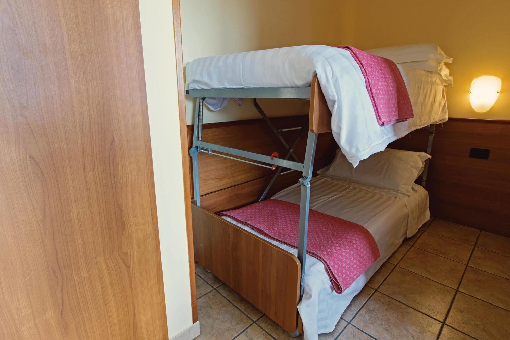 Albergo Moderno & Spa Fuipiano Valle Imagna Екстериор снимка